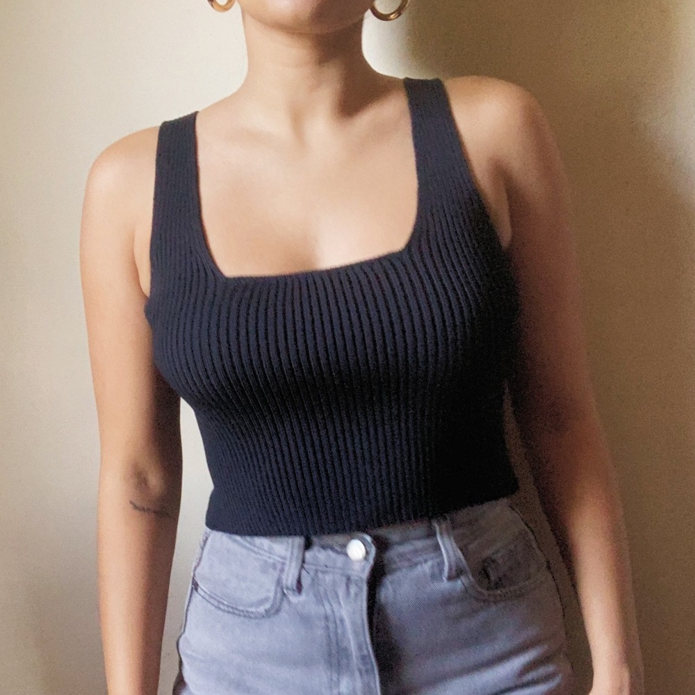 black ribbed crop top